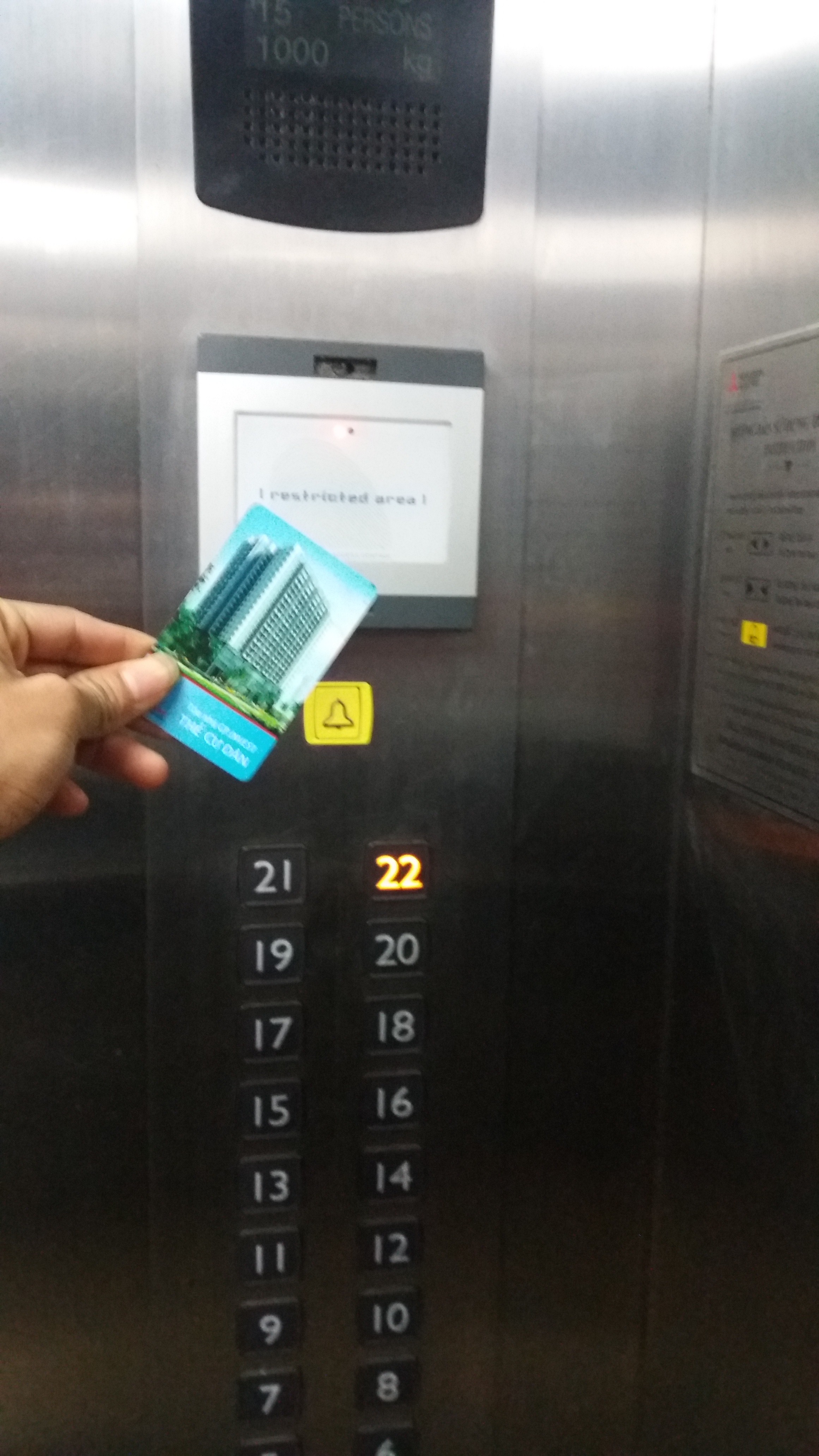 kiểm soát thẻ từ cho thang máy