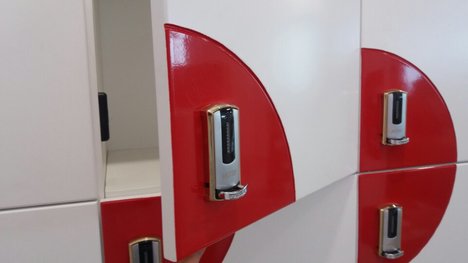 Lắp Khóa tủ locker hune 18R01LP lap-khoa-tu-locker-hune-18r01lp