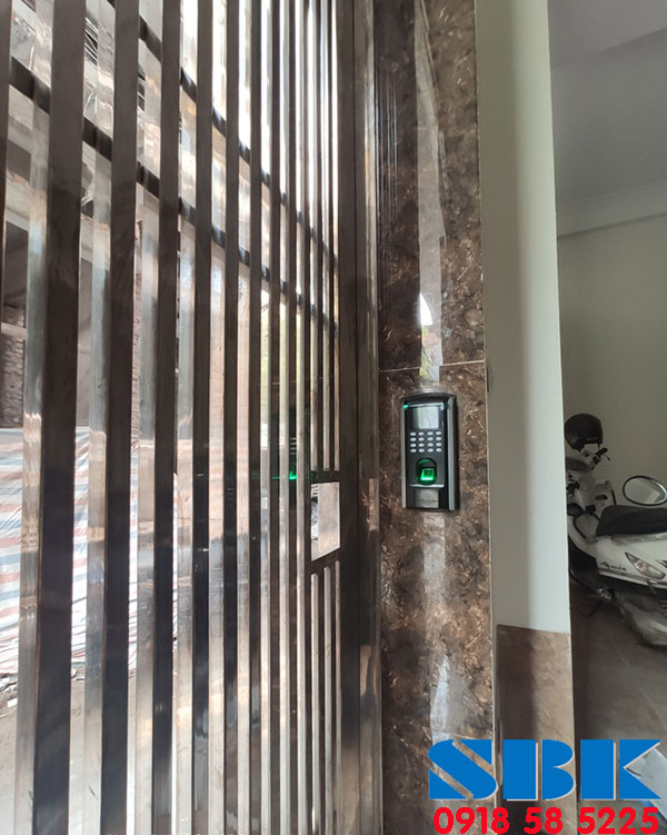 khóa vân tay cửa sắt nhà trọ Ronald jack SF200ID