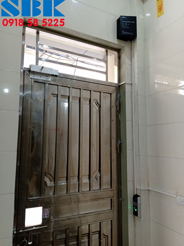 khóa vân tay nhà trọ cửa sắt Ronald jack SF200 cho cửa 1 cánh